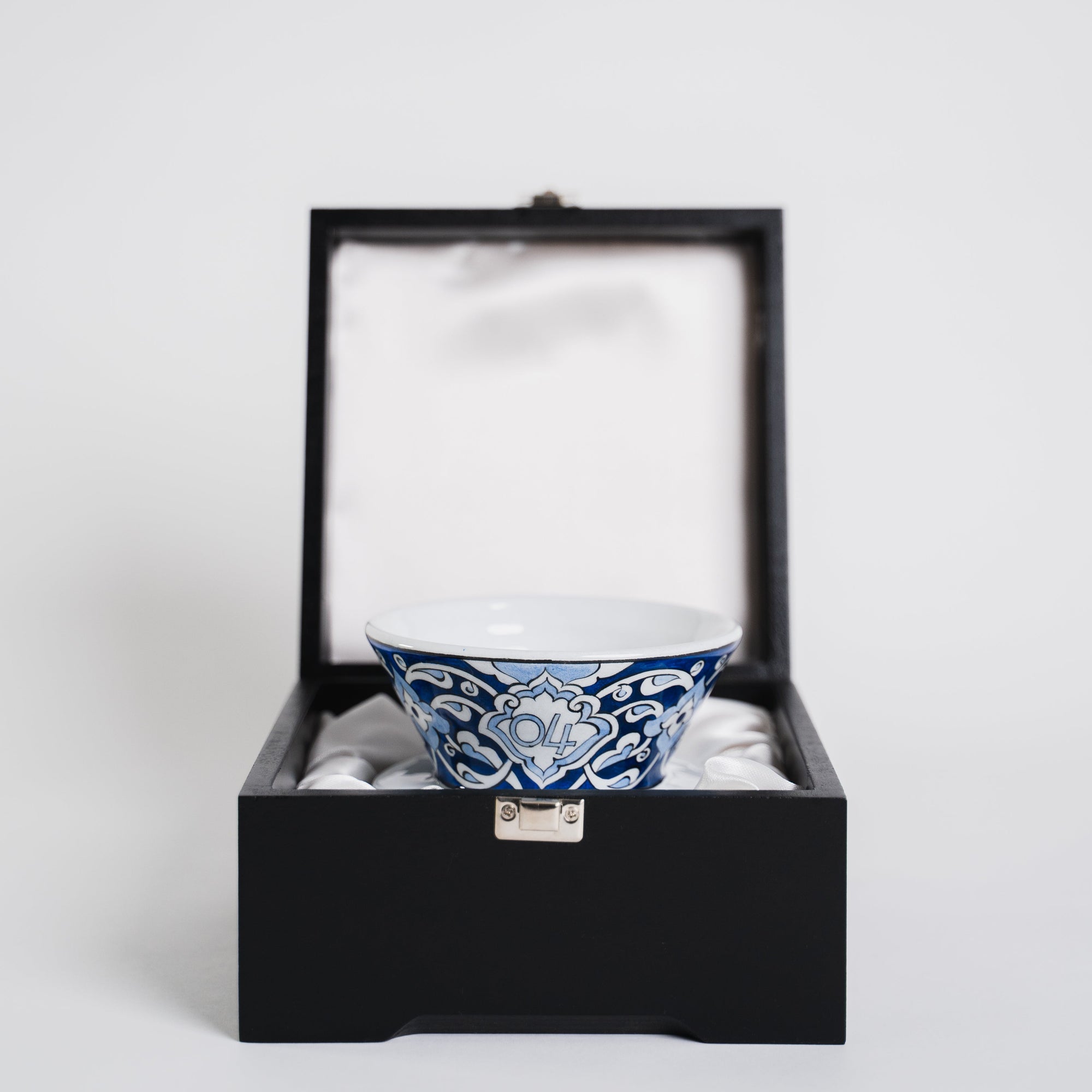 april x Iznik Mavi Cini – Ceramic Brewer